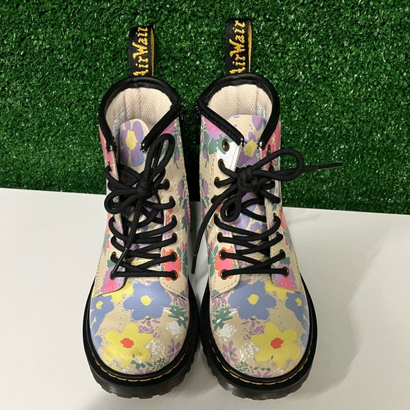 Dr. Martens Floral Girls Size 13 - Picture 1 of 4